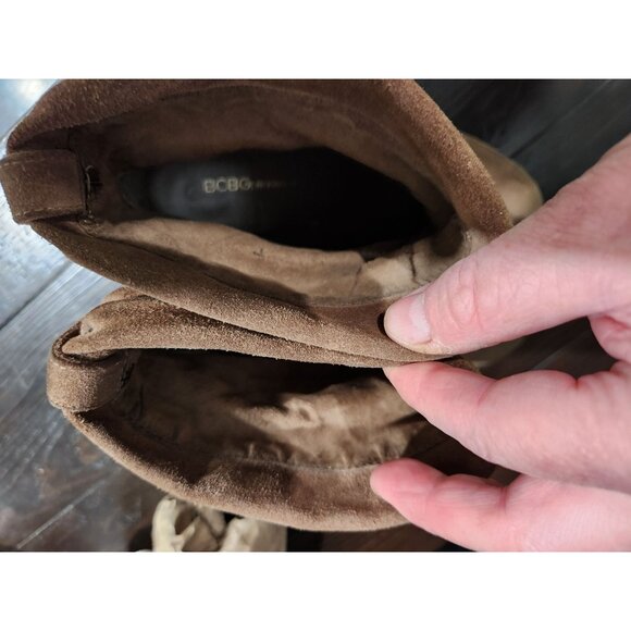 BCBGeneration Cesinaz Brown Suede Fold Over Heeled Booties/Sz. 8B - Picture 9 of 9